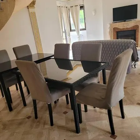 Le Castel - Comme A La Maison - *