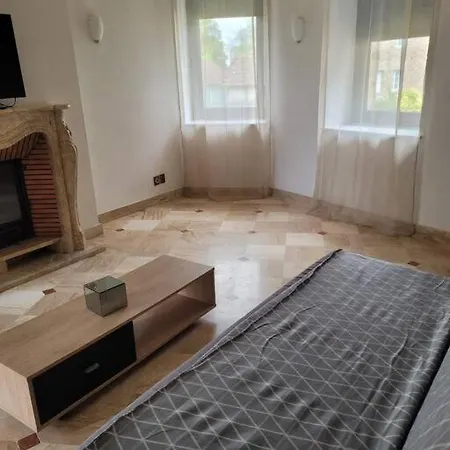 Appartement Le Castel - Comme à La Maison - *