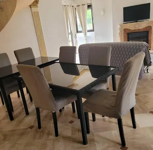 Le Castel - Comme A La Maison - *